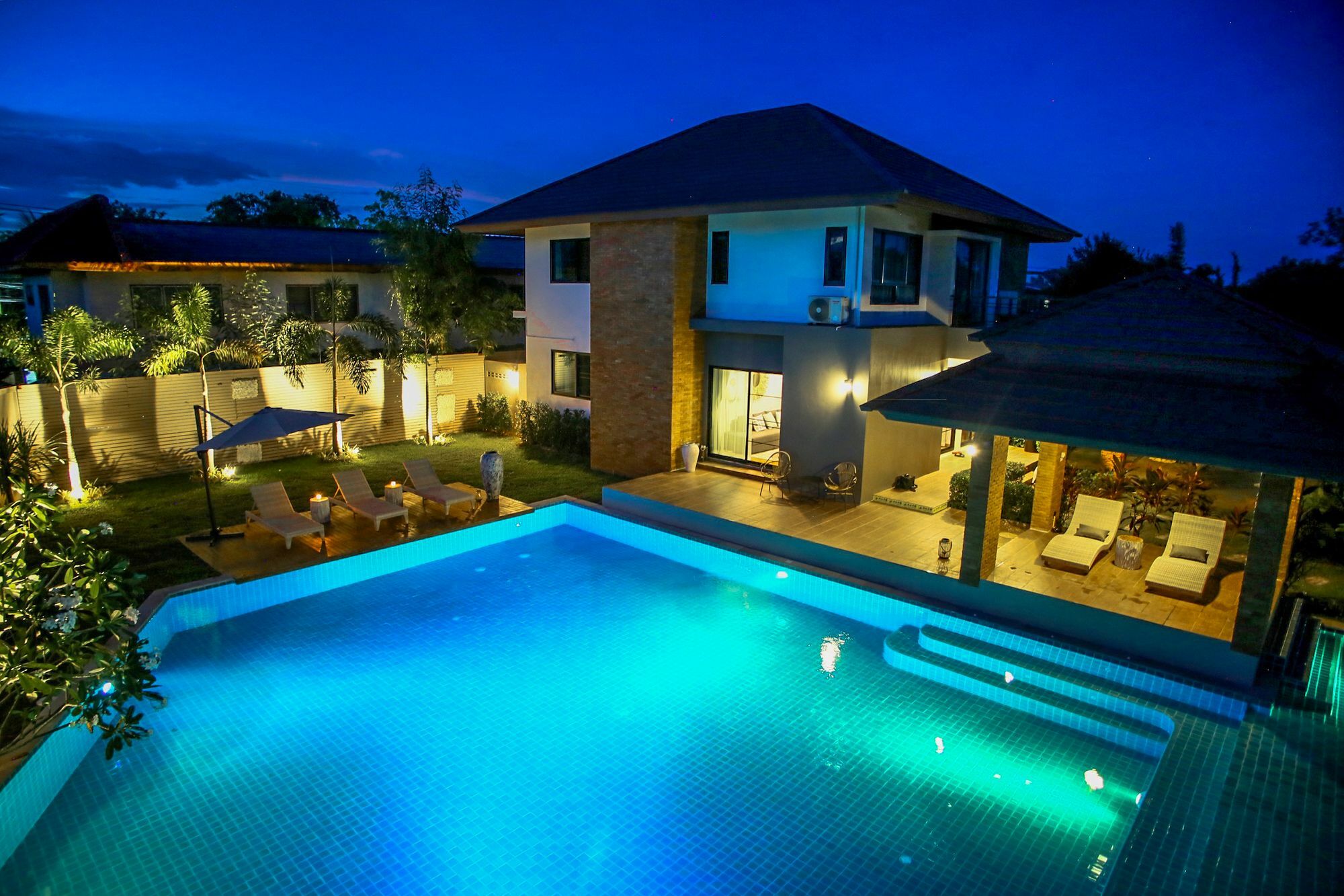 Moin 1617 Luxury Double-Pool Villa Chiang Mai Eksteriør billede