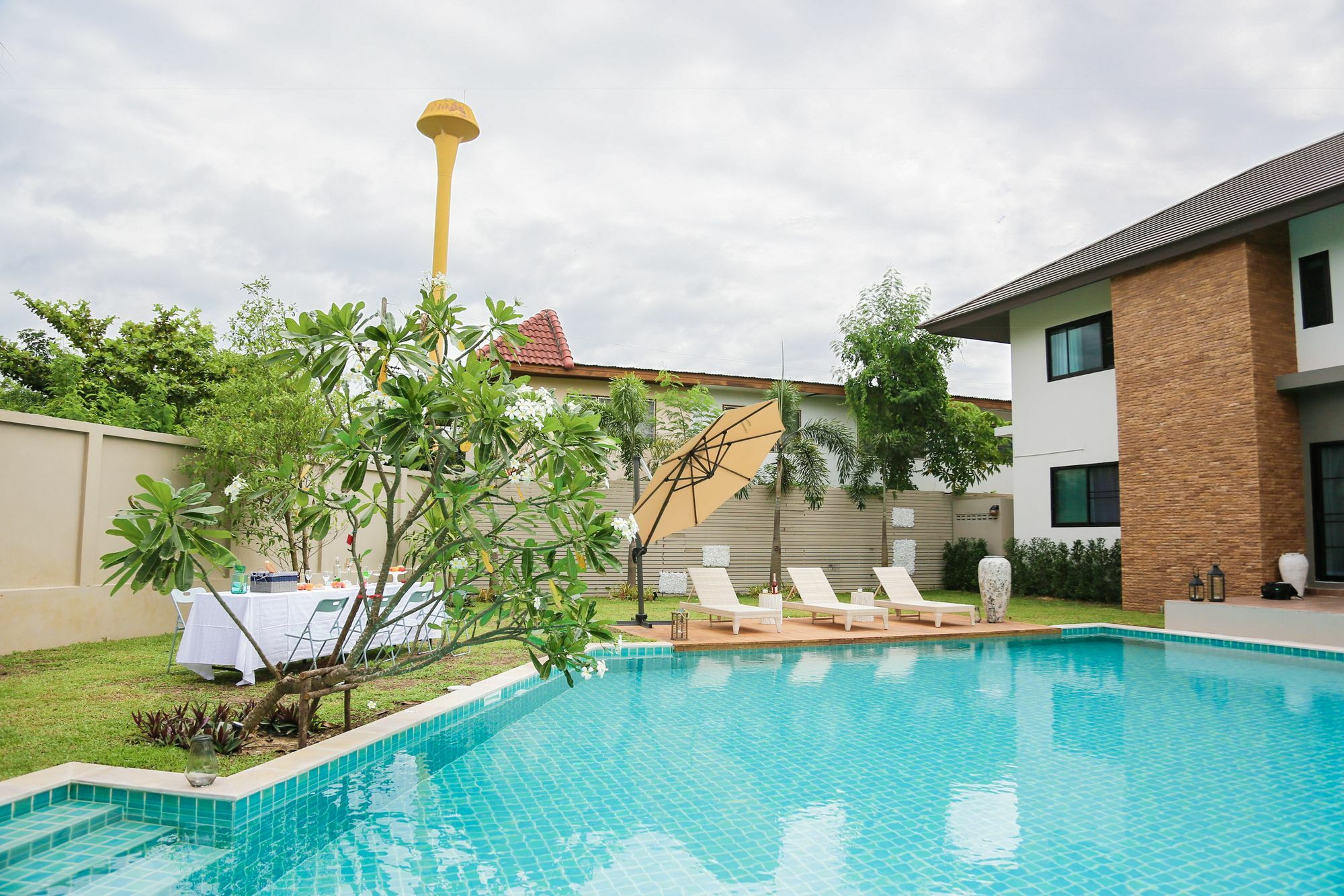 Moin 1617 Luxury Double-Pool Villa Chiang Mai Eksteriør billede