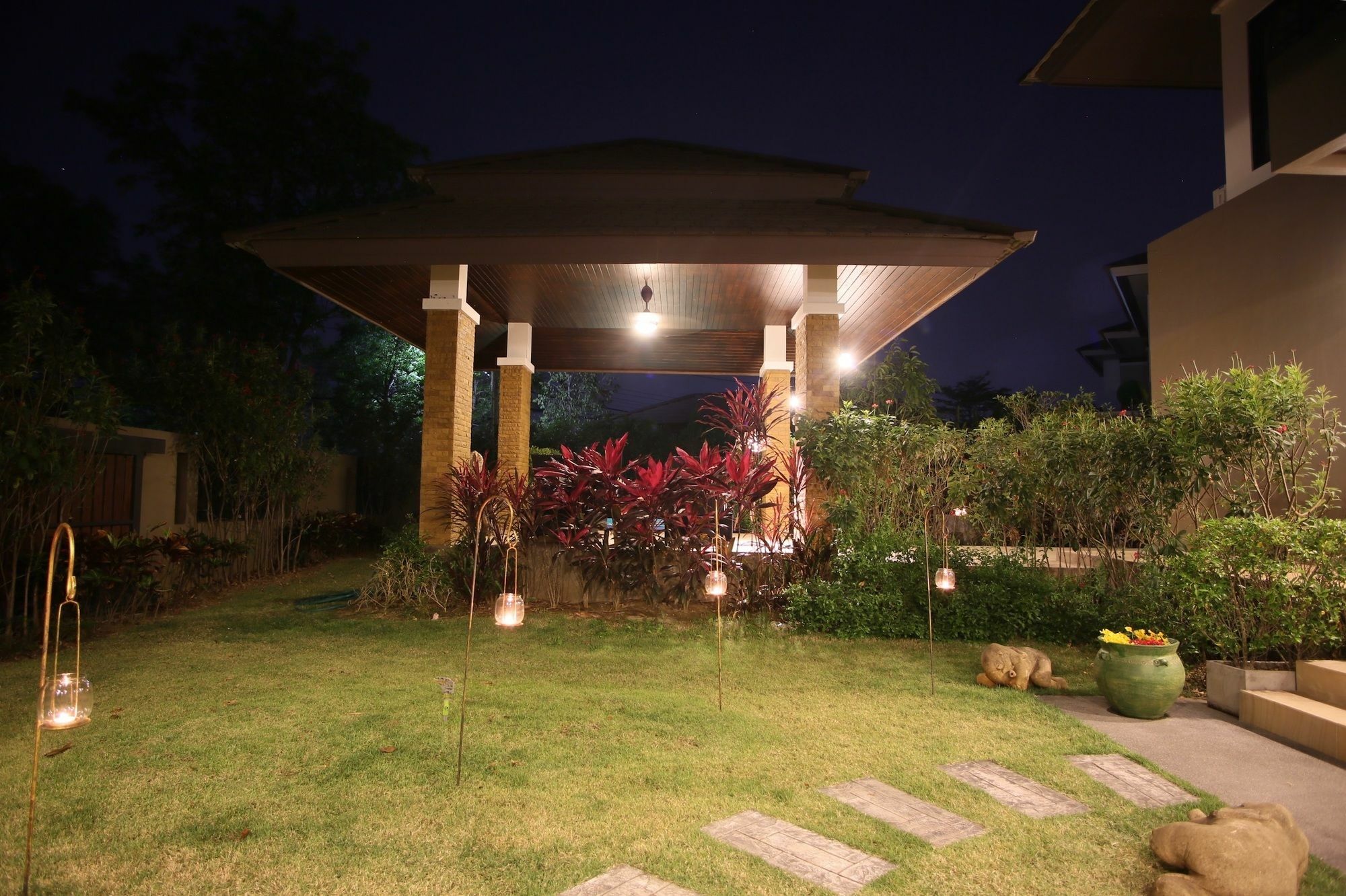 Moin 1617 Luxury Double-Pool Villa Chiang Mai Eksteriør billede