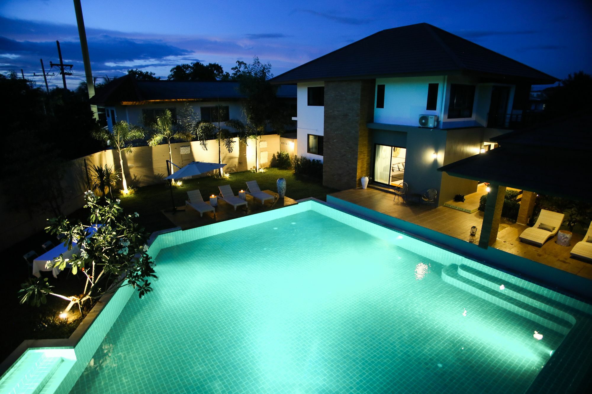 Moin 1617 Luxury Double-Pool Villa Chiang Mai Eksteriør billede