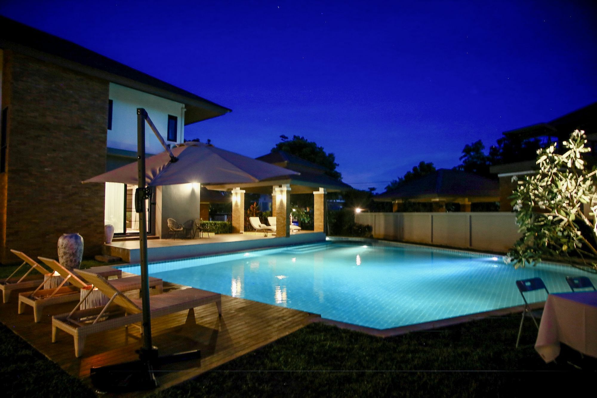 Moin 1617 Luxury Double-Pool Villa Chiang Mai Eksteriør billede