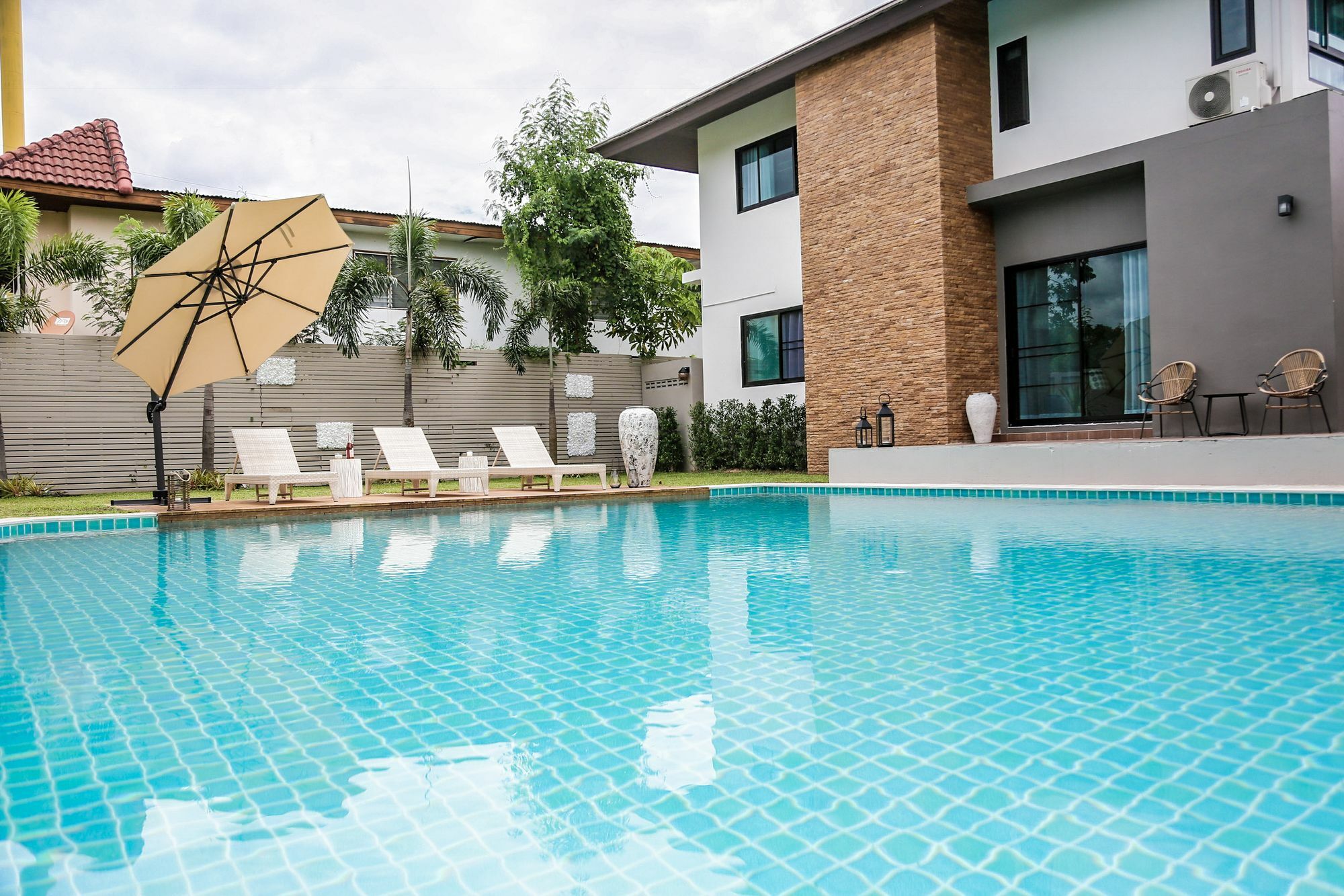 Moin 1617 Luxury Double-Pool Villa Chiang Mai Eksteriør billede